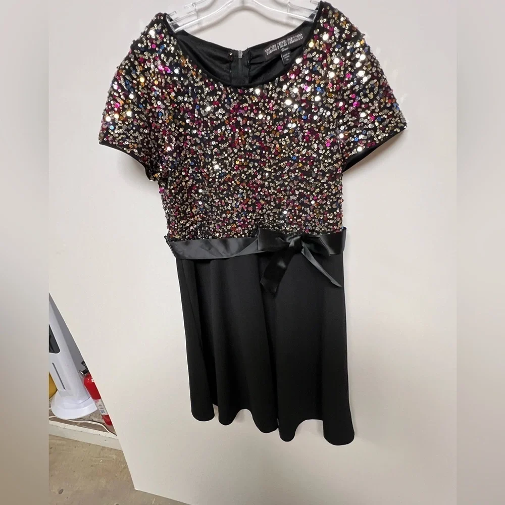 THREE PINK  HEARTS  BLACK W/MULTI-COLORED SEQUINS HOLIDAY OR PARTY DRESS.  XL